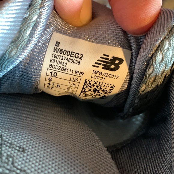 Like New! New Balance athletic shoes size 10 - Picture 4 of 5